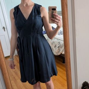 Gap silk v-neck sleeveless wrap dress, size 2